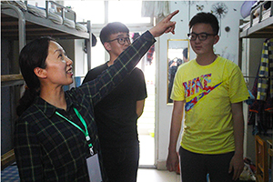 校学生处、保卫处到spbo即时比分live
检查宿舍安全工作.jpg